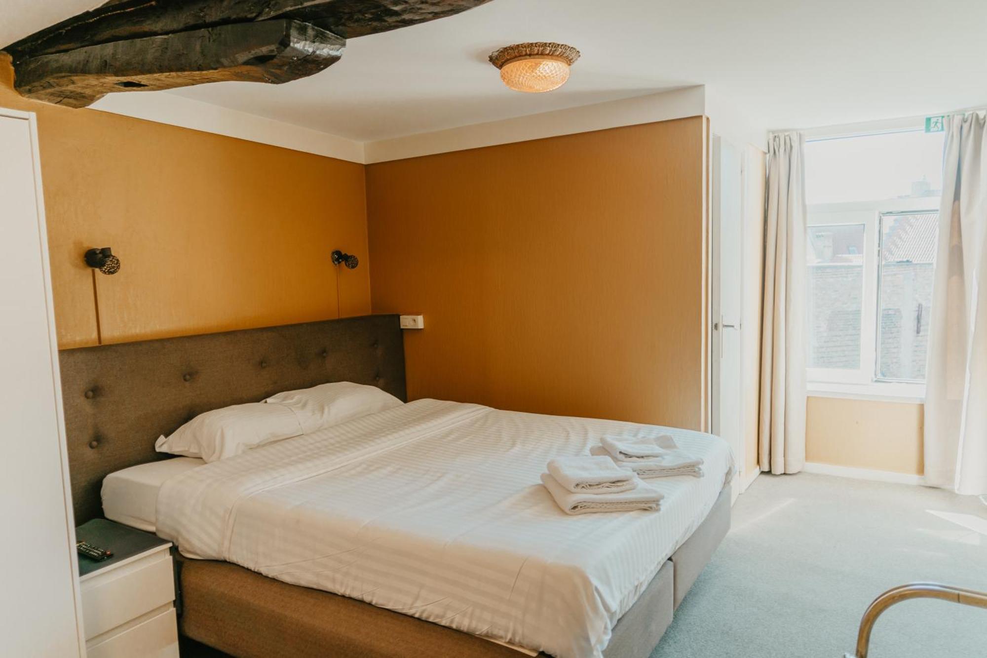 Hotel Cavalier Brugge Ngoại thất bức ảnh